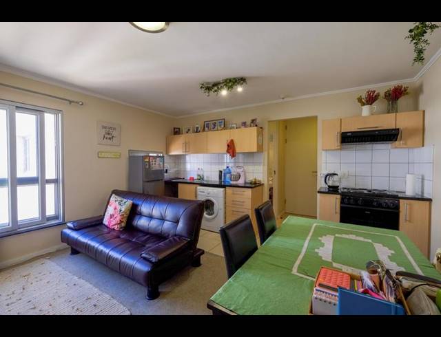 1 BEDROOM PROPERTY TO RENT IN CLAREMONT